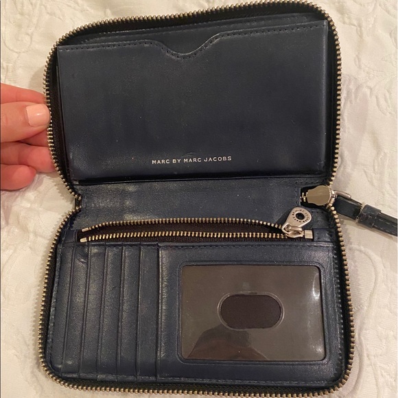 Marc by Marc Jacobs Navy Q Wingman Wristlet - Picture 2 of 4